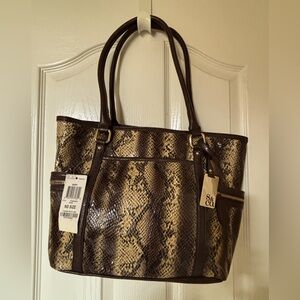 Ladies purse by Style & Company.  New with tags